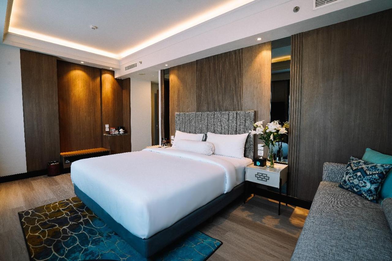 Deka Hotel Surabaya Hr Muhammad Pokoj fotografie