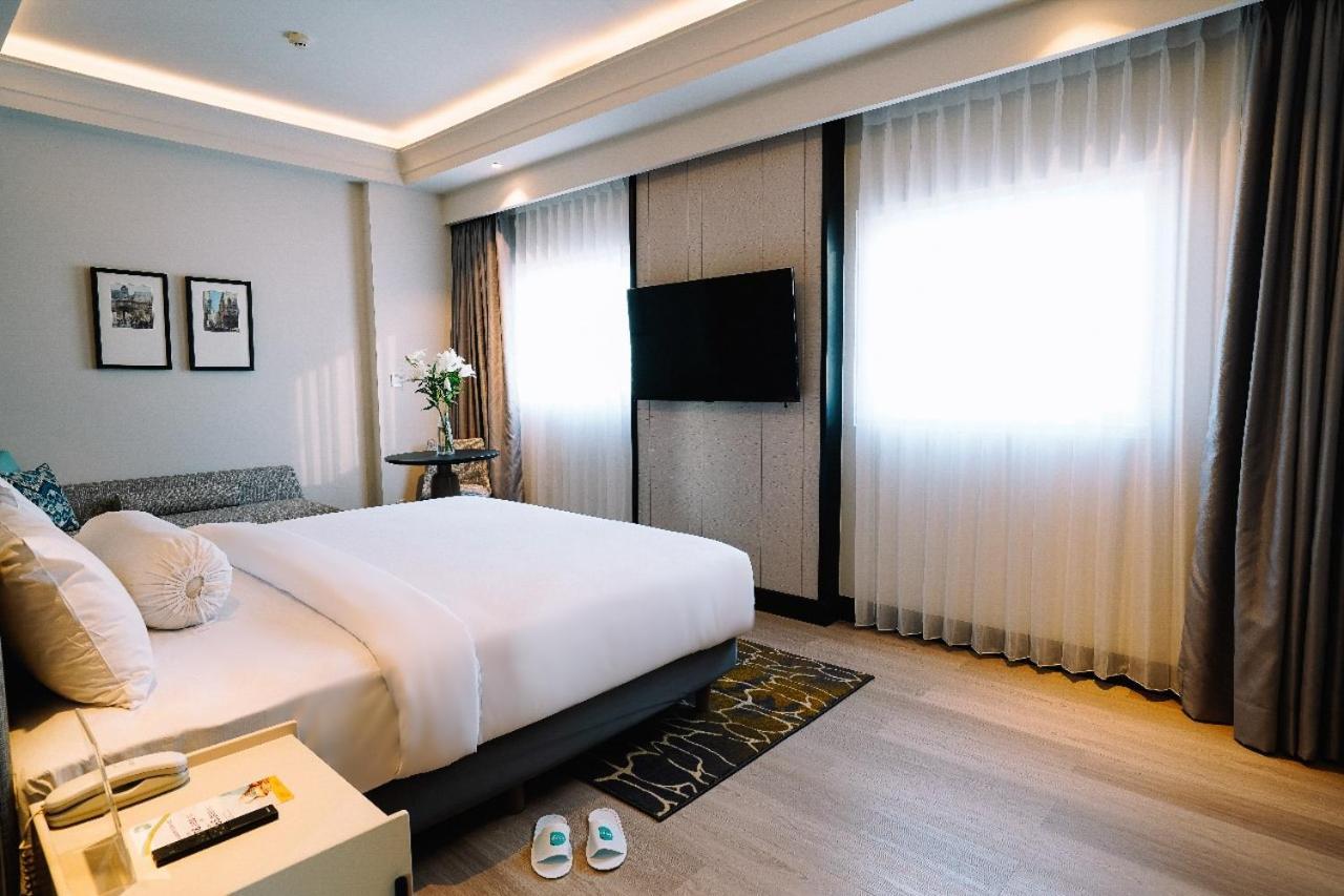 Deka Hotel Surabaya Hr Muhammad Pokoj fotografie