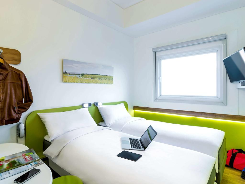 Deka Hotel Surabaya Hr Muhammad Exteriér fotografie