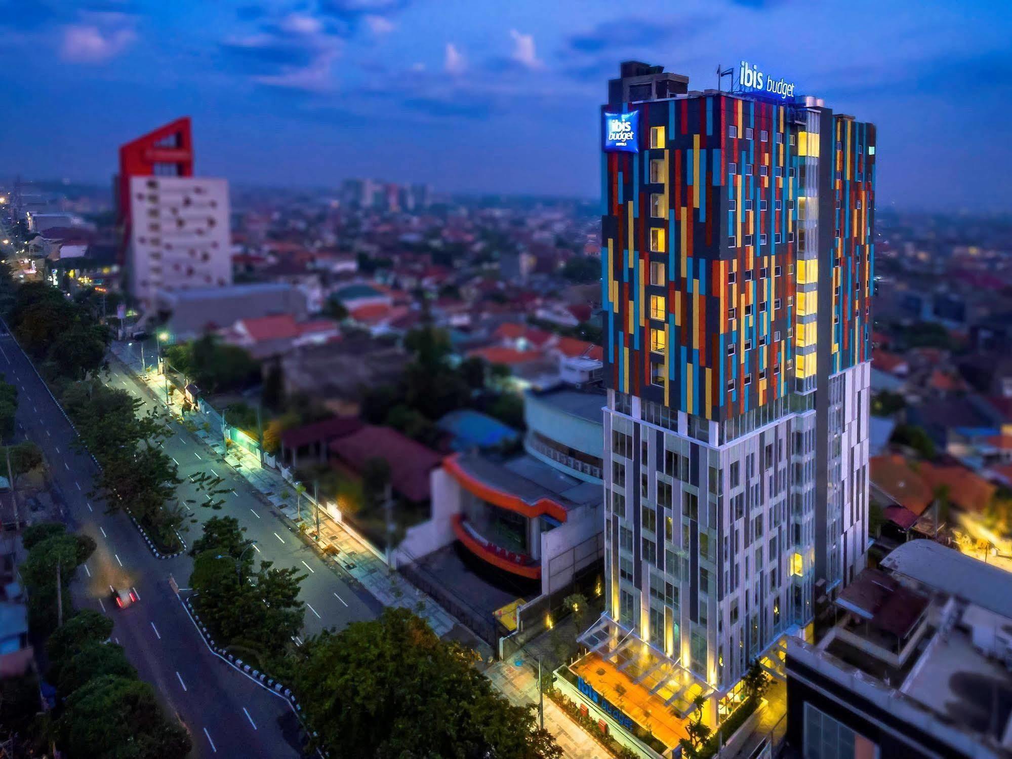 Deka Hotel Surabaya Hr Muhammad Exteriér fotografie