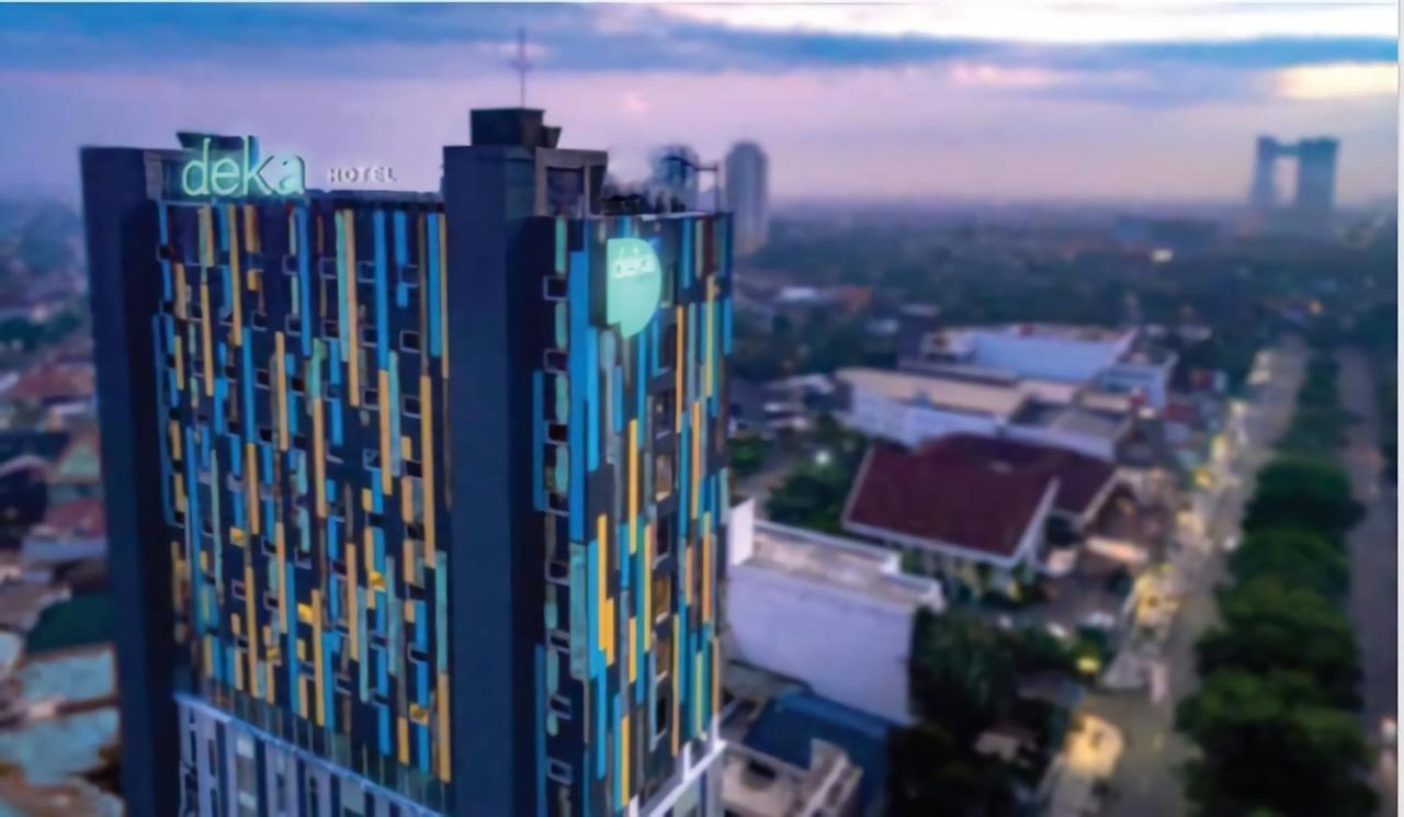 Deka Hotel Surabaya Hr Muhammad Exteriér fotografie