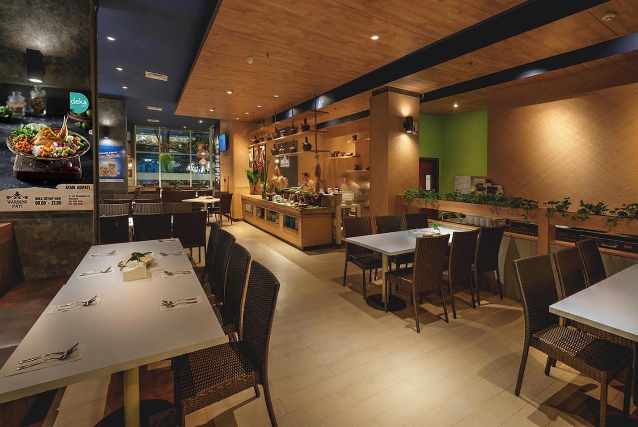 Deka Hotel Surabaya Hr Muhammad Exteriér fotografie