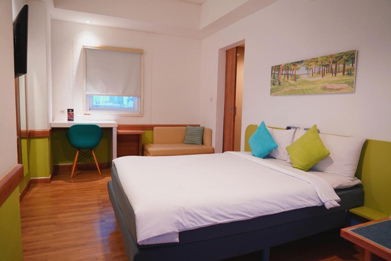 Deka Hotel Surabaya Hr Muhammad Exteriér fotografie